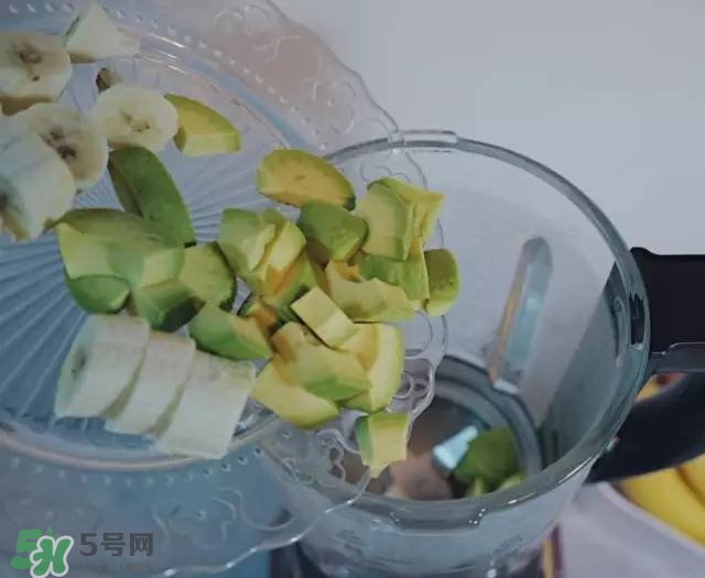 牛油果沙拉怎么做？牛油果沙拉用什么醬？