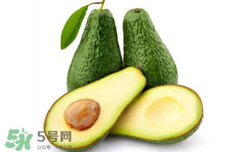 寶寶吃牛油果要蒸熟嗎？寶寶吃牛油果會便秘嗎？