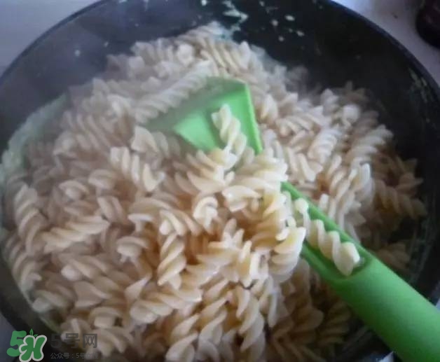 牛油果沙拉怎么做？牛油果沙拉用什么醬？
