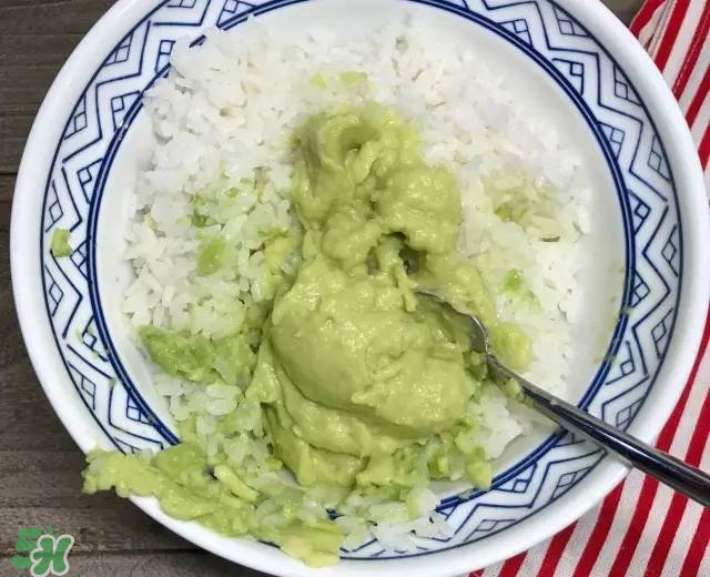 牛油果沙拉怎么做？牛油果沙拉用什么醬？