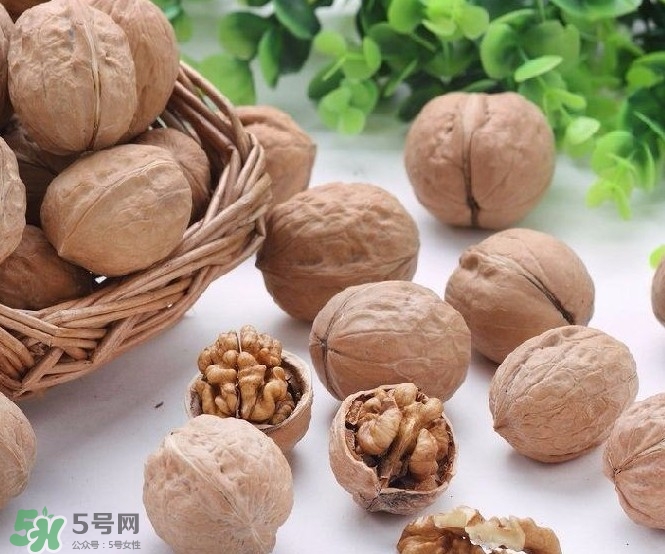 核桃磨成粉還有營養(yǎng)嗎？核桃粉和核桃哪個(gè)更好？