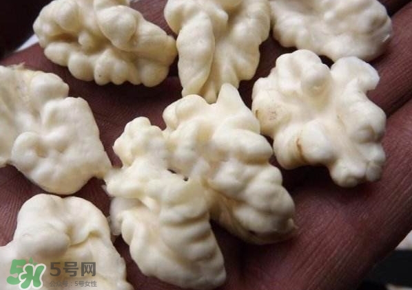 新鮮核桃怎么吃？新鮮核桃怎么給寶寶吃？