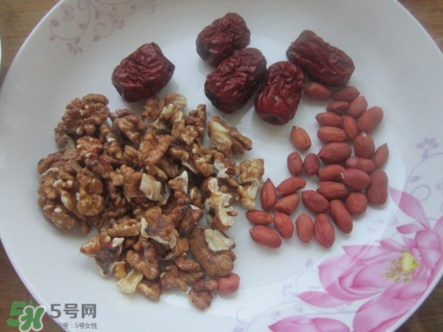 核桃可以和黃豆一起打豆?jié){嗎？核桃和什么一起打豆?jié){好？