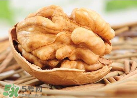 核桃磨成粉還有營養(yǎng)嗎？核桃粉和核桃哪個(gè)更好？