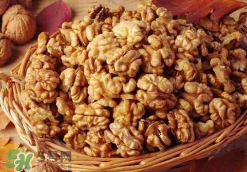 核桃磨成粉還有營養(yǎng)嗎？核桃粉和核桃哪個(gè)更好？
