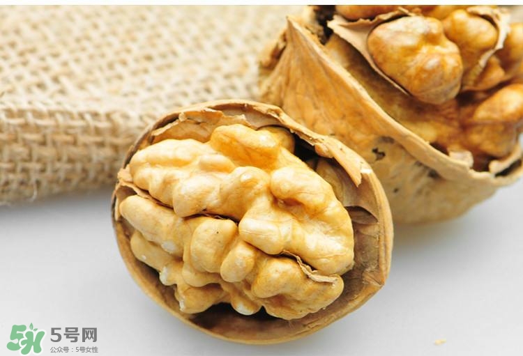 核桃可以空腹吃嗎？核桃飯前吃好還是飯后吃好？