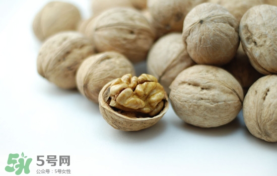 長(zhǎng)期吃核桃有副作用嗎？核桃的副作用很大嗎？