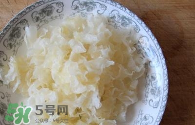 雪蛤能和銀耳一起燉嗎？雪蛤銀耳羹怎么做？