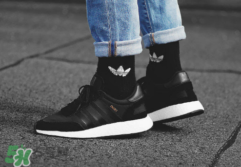 adidas iniki runner boost酷黑配色上腳效果怎么樣？