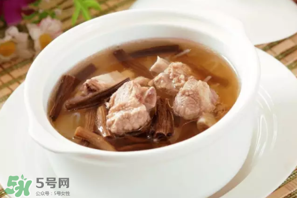 湯里的鈣鐵含量高不高？湯的蛋白質(zhì)多嗎？