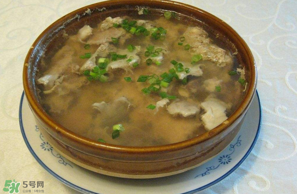 營養(yǎng)在湯里還是肉里？煲湯小訣竅
