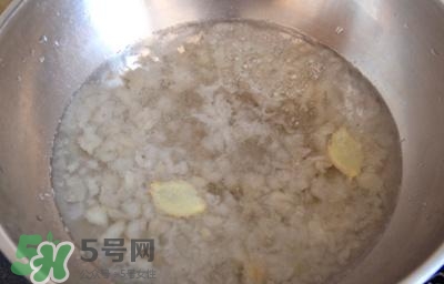 雪蛤能和銀耳一起燉嗎？雪蛤銀耳羹怎么做？