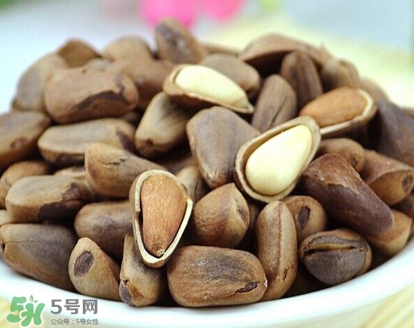松籽什么季節(jié)采摘？吃松籽有什么好處？