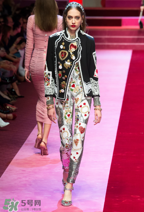 dolce gabbana2018春夏系列服裝怎么樣_好看嗎？