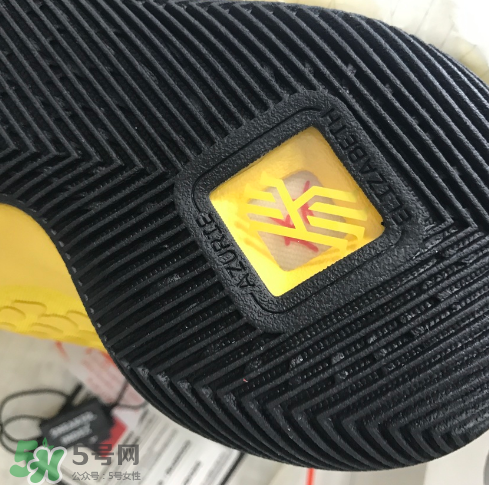 nike kyrie3 mamba mentality怎么樣？歐文3李小龍配色開箱測評(píng)