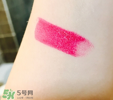 蘭蔻菁純唇膏小紅色是什么顏色？蘭蔻小紅色好看嗎
