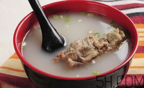 牛骨頭湯補(bǔ)什么？牛骨頭湯不能和什么一起吃