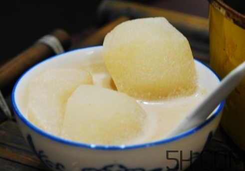 雪梨能和牛奶一起吃嗎？雪梨可以和牛奶榨汁嗎？