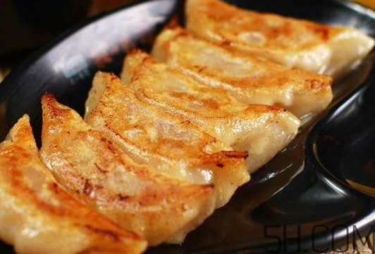 煎餃怎么做不粘鍋？煎餃粘鍋怎么辦？