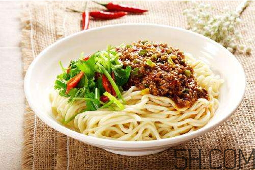 炸醬面可以用豆瓣醬嗎？炸醬面可以用黃豆醬嗎？
