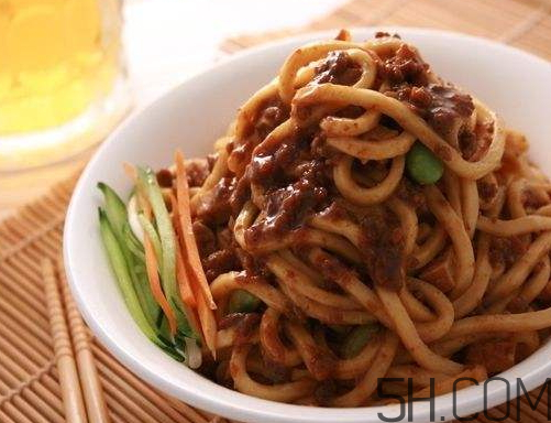 炸醬面可以用掛面嗎？炸醬面用什么面條？