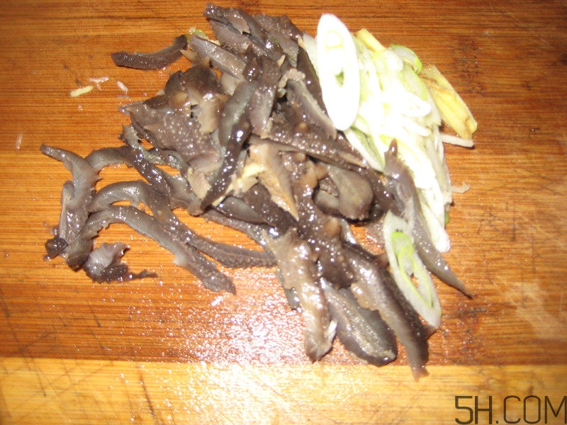 蘑菇和海參能一起吃嗎？蘑菇海參湯的做法