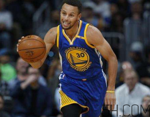 under armour curry 4白黑配色什么時候發(fā)售_多少錢？