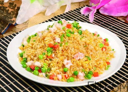 蛋炒飯為什么要用隔夜飯？蛋炒飯可以用熱飯嗎？