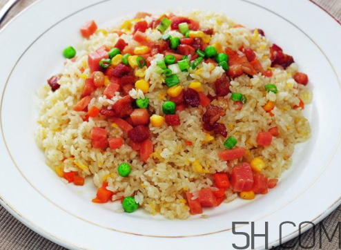 蛋炒飯怎么加熱？蛋炒飯微波爐加熱多久？