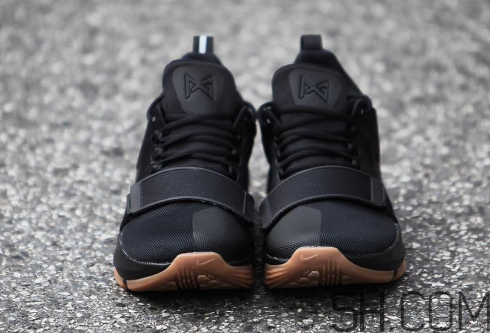 nike pg 1黑色生膠大底發(fā)售時(shí)間_實(shí)物什么樣？