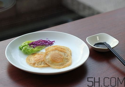 荷包蛋是煮的還是煎的？煎雞蛋還是煮雞蛋好？