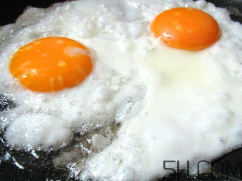 煎雞蛋為什么會(huì)有泡沫？炒雞蛋為什么會(huì)有泡沫？