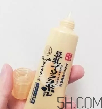 眼霜用在水乳之前還是之后？眼霜和水乳使用的順序