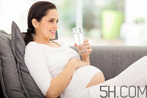 孕婦可以喝隔夜開水嗎？孕婦可以喝隔夜湯嗎？