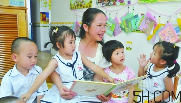 寶寶多大上幼兒園合適？寶寶上幼兒園早好嗎？