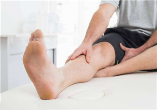 腳氣用鹽水泡腳有用嗎？用鹽水泡腳治腳氣嗎？