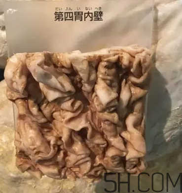 牛百葉和毛肚是一個(gè)東西嗎？牛百葉上面有層黑皮能吃嗎？