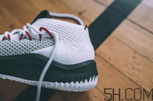 adidas dame 4多少錢？阿迪達(dá)斯利拉德四代上腳效果