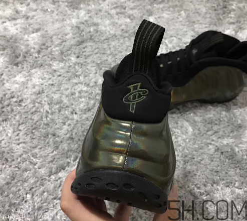 nike air foamposite one legion green全息噴什么時候發(fā)售？