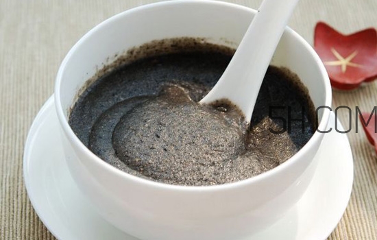 黑芝麻糊用開水沖還是溫開水？黑芝麻糊養(yǎng)胃嗎？
