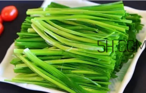 炒好的韭菜能隔夜吃嗎？吃韭菜胃酸燒心吃什么緩解？