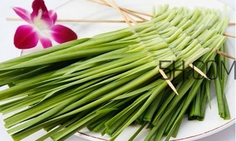 炒好的韭菜能隔夜吃嗎？吃韭菜胃酸燒心吃什么緩解？