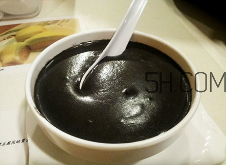 黑芝麻糊用開水沖還是溫開水？黑芝麻糊養(yǎng)胃嗎？