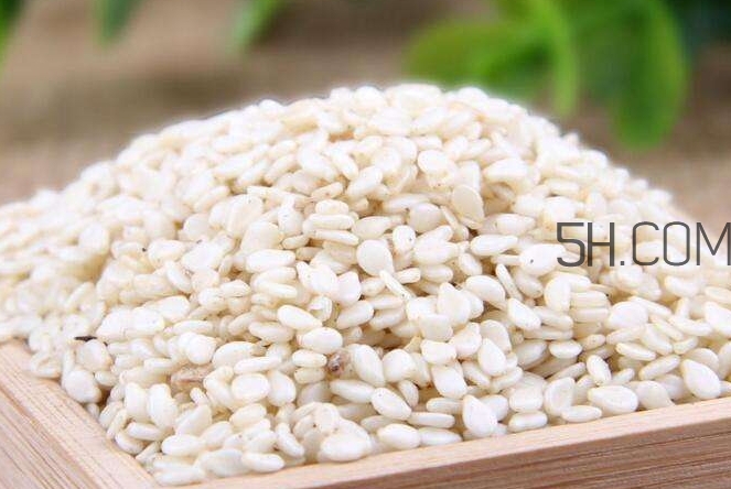 黑芝麻和白芝麻有什么區(qū)別？黑芝麻和白芝麻哪個(gè)好？