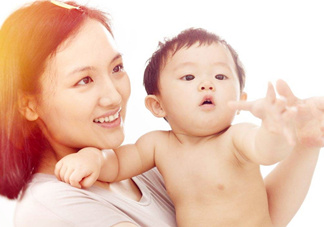 母乳和奶粉哪個好？媽媽開心最重要