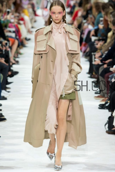valentino2018春夏系列怎么樣_好看嗎？