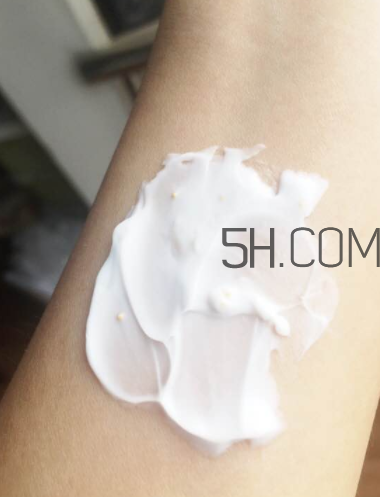 伊麗莎白雅頓身體乳怎么樣？伊麗莎白雅頓身體乳好用嗎？