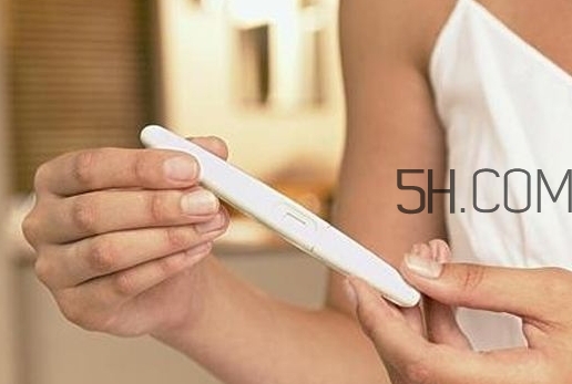 羊水早破的原因是什么？羊水早破能順產嗎？