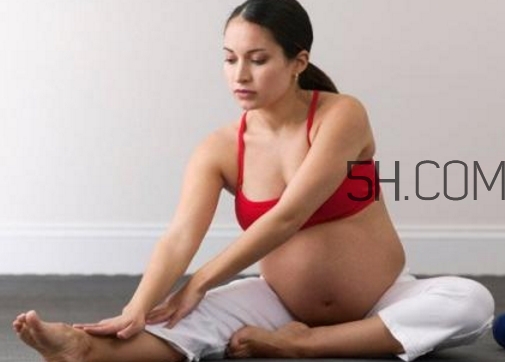 胎膜早破B超能看出來(lái)嗎？胎膜早破和羊水破了的區(qū)別