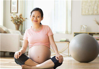 孕婦中晚期什么睡姿最好？孕婦豆?jié){做法